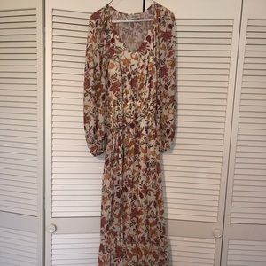 Red Dress Boutique. Size small. Cream/floral  maxi